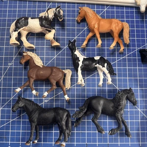 Schleich PFERD Realistische Tierfiguren Konvolut 6 Teile 212 23038 - Bild 1 von 1
