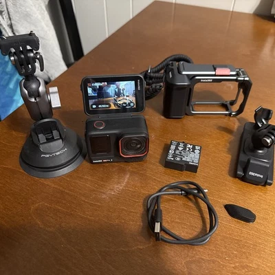 Insta360 Ace Pro 2, Explore Grip, Suction Cup Mount Two Batteries, Strap mount - Image 1 of 4