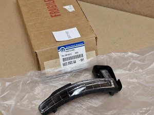 Mopar Jeep Cherokee Compass Mirror Turn Signal Lamp Right 68228922AA Genuine - Picture 1 of 12