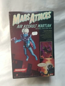 Mars Attacks Air Assault Martian model figure kit sealed box Topps Screamin 1995 - Picture 1 of 5