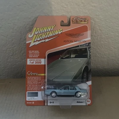 Johnny Lightning Classic Gold 1983 Aston Martin Lagonda fundido a presión 1/64 Foto 1 de 4