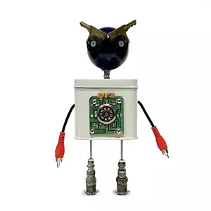 ARROW (Found Objects Robot Sculpture) - Picture 1 of 5