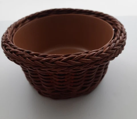 Vintage Brown Wicker Basket With Plastic Liner (FTDA 1981) Cover