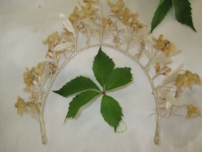 ANCIENNE COURONNE DE MARIÉE FLEURS EN CIRE  - Photo 1/4