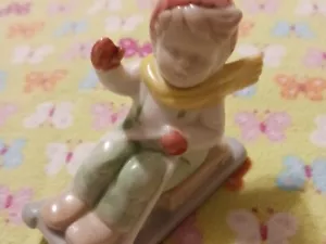 Vintage Porzellanfigur Junge auf Schlitten Made in Japan gekennzeichnet FF 1986 - Bild 1 von 11