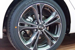 Left Right Carbon Tuning Wheel Sticker 17'' 1Set for 2013 2014 Kia Forte : K3 - Picture 1 of 1