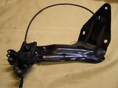 Dodge Grand Caravan 2017 fabricante de equipos originales puerta corredera trasera derecha bisagra de rodillo inferior y cable Foto 1 de 4