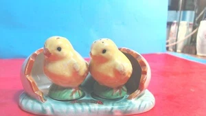 De colección. Cerámica BABY GALLIN -& - CÁSCARA ROTA - Sal y Pimienta - y soporte Japón - Imagen 1 de 7