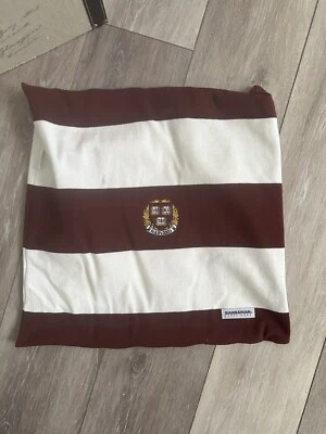 哈佛大学U栗色橄榄球白色装饰口音枕套16X16加拿大 — 第 1/4 张图片