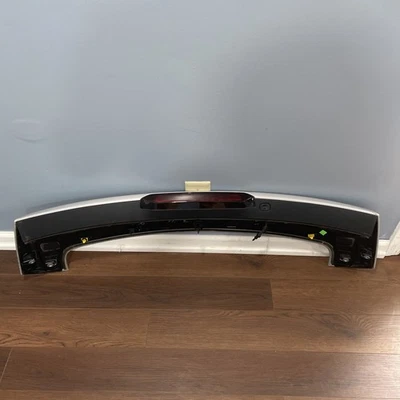 SPOLIER PUERTA TRASERA CHEVY EQUINOX 2018-2023 ALERÓN PUERTA TRASERA Y LUZ DE FRENO OEM Foto 1 de 4