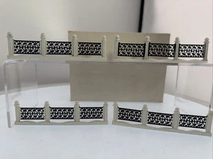 Valla de metal esmaltado de hierro forjado Dept 56 Village 5999-4 accesorio de Navidad - Imagen 1 de 20
