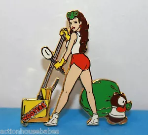 HOOTERS RESTAURANT MÄDCHEN REINIGUNG WISCHBODEN HOOTIE/SANITÄR/MOP/EIMER PIN - Bild 1 von 4