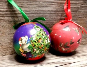 Par de bolas de árbol de Navidad de hoja de goma de vida silvestre australiana de Navidad papel maché 8 cm - Imagen 1 de 8