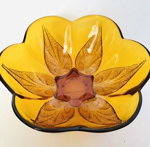 Vintage Amber Raised Embossed Leaf Indiana Glass Bowl Dish 7.5"diameter - Picture 1 of 7