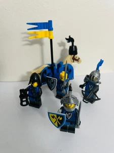 Lego Castle Black Falcon 4 Minifigure Horse Barding Lion Knight Set Display Lot - Picture 1 of 3