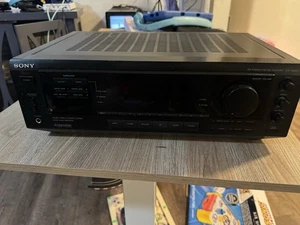 Receptor estéreo de cine en casa Sony STR-DE505 5.1 Dolby Pro Logic probado sin control remoto - Imagen 1 de 7