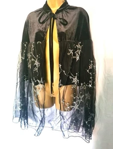 NUEVO CON ETIQUETAS Dark In Love Terciopelo Negro Gótico Gótico Capa Embellecido Estrellas Halloween - Imagen 1 de 4