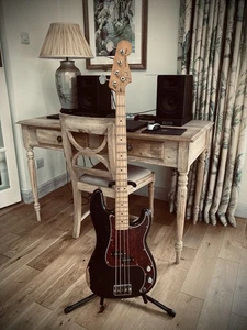 SQUIRE PRECISION BASS GUITAR CUSTOM RELIC ROADWORN FENDER STYLE - Picture 1 of 5