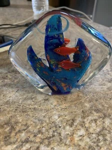Art Glass Fish Aquarium Paperweight Tropical Reef Sculpture Unmarked Desk Shelf - Picture 1 of 7