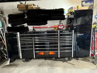 Caja de herramientas Snap On con armario y cabina lateral solamente. Foto 1 de 4