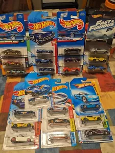 Hot Wheels Set di 22 Corvette - Greenwood, Roadsters, Stingray, ZR1, 55, 63, 65 - Foto 1 di 6
