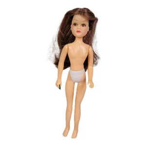 Vintage 1974 Matchbox Lesney 6" BRUNETTE Puppe - Bild 1 von 13