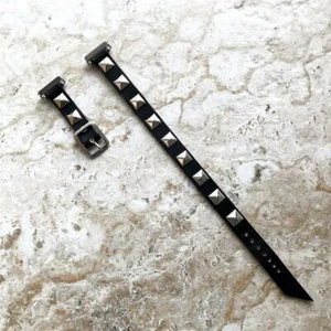 Schwarzes Leder mit Pyramiden Doppel Wickelband für Fitbit Versa 2 3 4 und Sense 2 - Bild 1 von 6