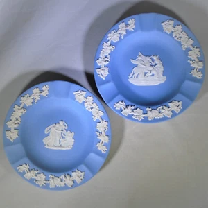 2 Wedgwood Jasperware pale-blue Ashtrays, Cupid & Pegasus, 4⅜" diameter, 3-Slot - Picture 1 of 4