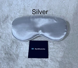 Schlafmaske seidensilberfarbenes Augenkissen mit verbundenen Augen Schlafhilfe von ByeBlueLite - Bild 1 von 1