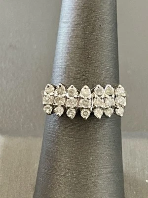 10KT Yellow/White Gold 1.00CTW Cluster Natural Diamond Ring. Size 6.75 (G1) - Image 1 of 4