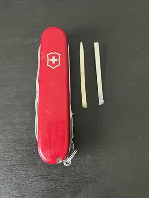 Victorinox Huntsman Swiss Army Knife – 15 Function 91mm Multi-Tool Red - Image 1 of 4