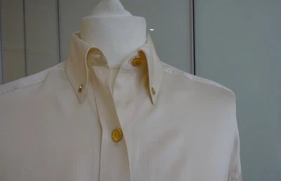 Blusa CHANEL Manga Larga Seda con Botones Dorados Logo CC Foto 1 de 4