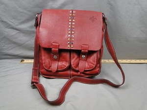 Borsa messenger Patricia Nash Armeno con patta tracolla in pelle rossa bacca borchiata - Foto 1 di 12