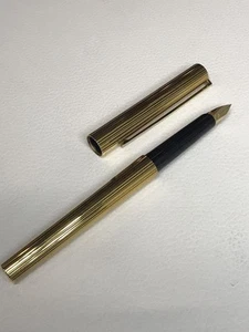 S.T. Dupont Gold Fountain Pen 18K Nib Vintage Classic Design Excellent Condition - Picture 1 of 8