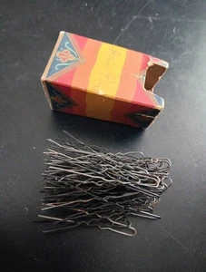Vintage Hair Pins Black - In Vintage Box Mid Century Beauty Collectors - Picture 1 of 6