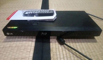 LG BD610 Dolby 1080p Full HD Upscaling Múltiple Formato Blu-Ray + Reproductor de DVD Foto 1 de 4