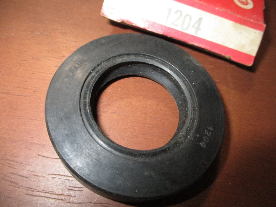 1971 1972 1973 1974+ DATSUN B210 and 1200 Sedan & Coupe  + Pinion Seal  NOS - Изображение 1 из 1