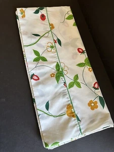 Vintage Utica Strawberry Patch Suzanne Pleshette King Pillowcase Retro Excellent - Picture 1 of 20