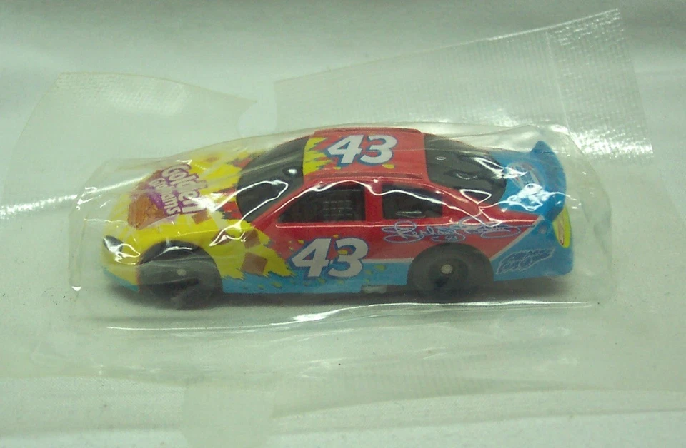 Richard Petty Golden Grahams #43 Nascar Hot Wheels coche de carreras juguete 2008 nuevo Foto 1 de 4