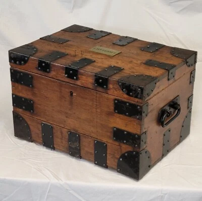 Antiga caixa de armazenamento de documentos ingleses do século XIX, monogramada l.b. Elliott - Imagem 1 de 4