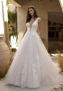 wedding dress size 10 Pronovias Garner offwhite - Picture 1 of 3