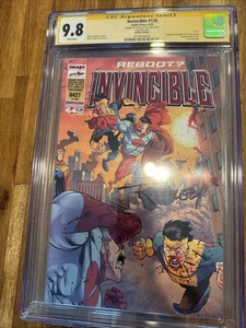 9.8 CGC SS Invincible 126 italiano firmado por Ryan Ottley - solo 2 en censo CGC - Imagen 1 de 3