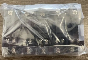 Enchufe de relé IDEC SH1B-05 con clips de sujeción, cantidad: 5 - Imagen 1 de 2