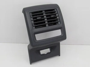 Abdeckung Mittelkonsole Armlehne Luftdüse hinten schwarz 5H0864298 VW Golf 8 - Picture 1 of 8