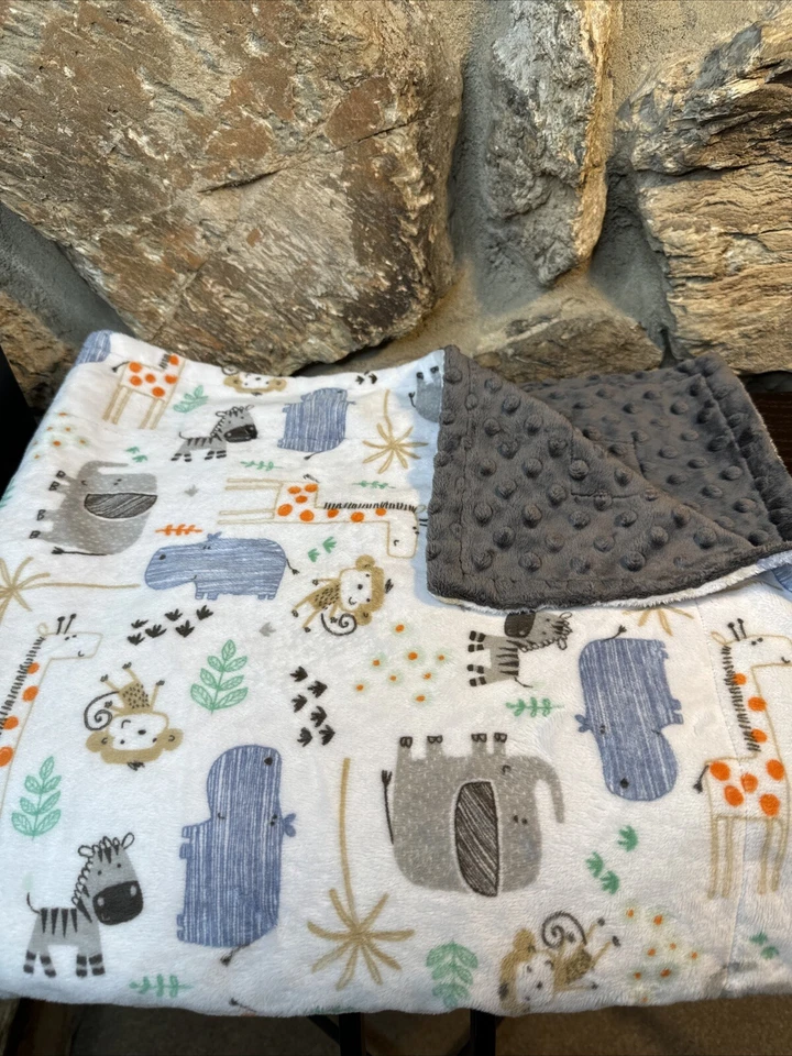 Manta de bebé Safari punto texturizado reversible Minky felpa 30x34 Baby Want Designs Foto 1 de 4