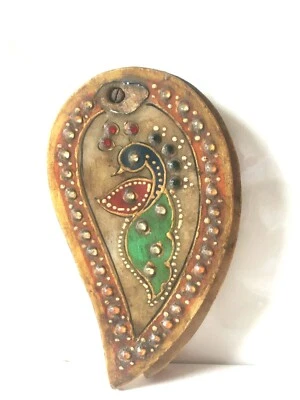 Antigua caja Kumkum Tikka vintage de 1920 hecha a mano piedra de mármol rara tallada en pavo real  Foto 1 de 4