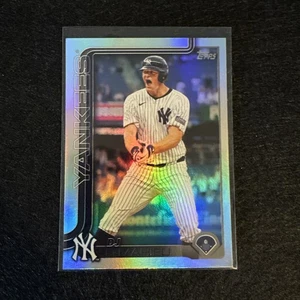 DJ LeMahieu 2025 Topps Series 2 Holo Rainbow Foil #697 New York Yankees - Picture 1 of 3