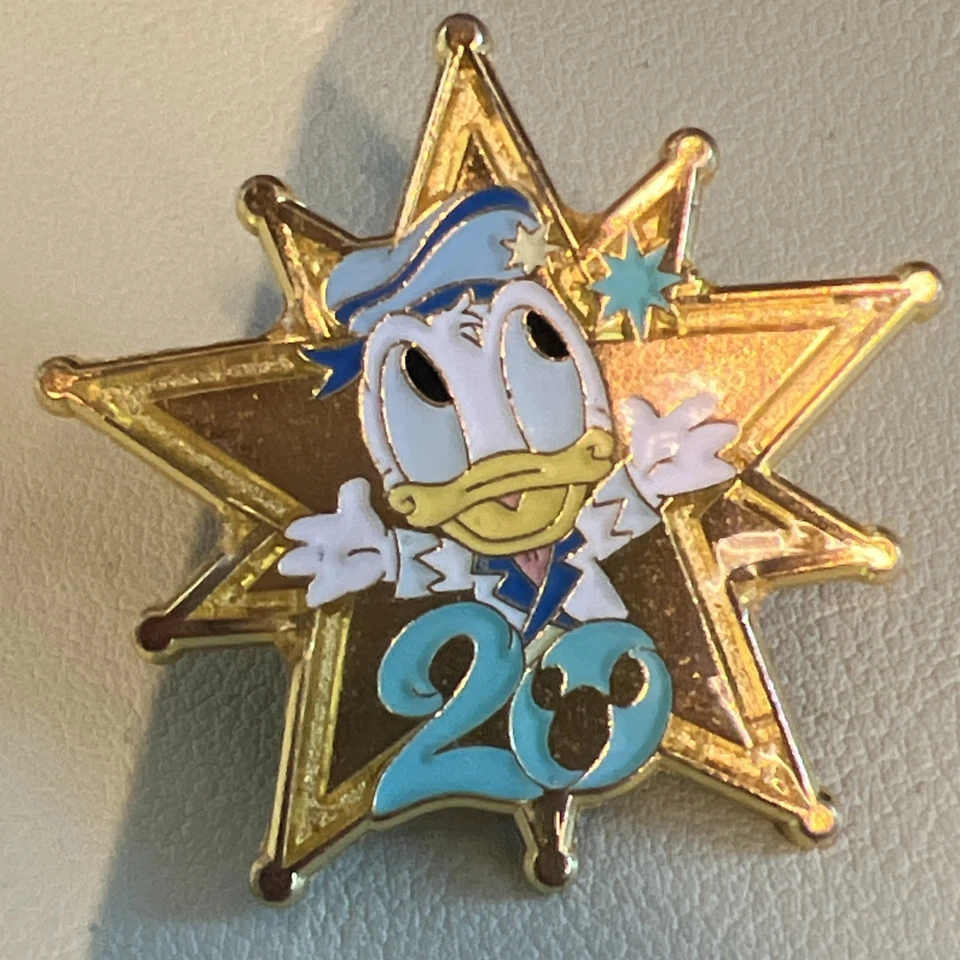 罕见东京迪士尼日本 - 唐老鸭徽章 - 游戏奖 - 20 周年纪念 - TDR — 第 1/3 张图片