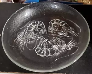 2 Vintage 9" Pasari Clear Embossed Shrimp Prawn Round Plate Dish Frosted Glass - Picture 1 of 3