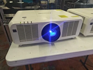 Panasonic PT-MZ670 WUXGA-Lume Projektor laserowy - Zdjęcie 1 z 12